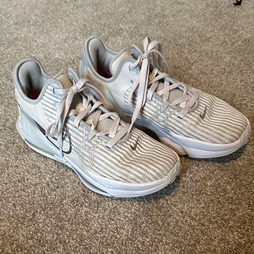 LeBron Witness Basketball Shoes Grey and White